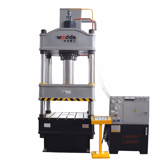 Pressa idraulica per imbutitura profonda a tre travi e quattro colonne da 200 tonnellate